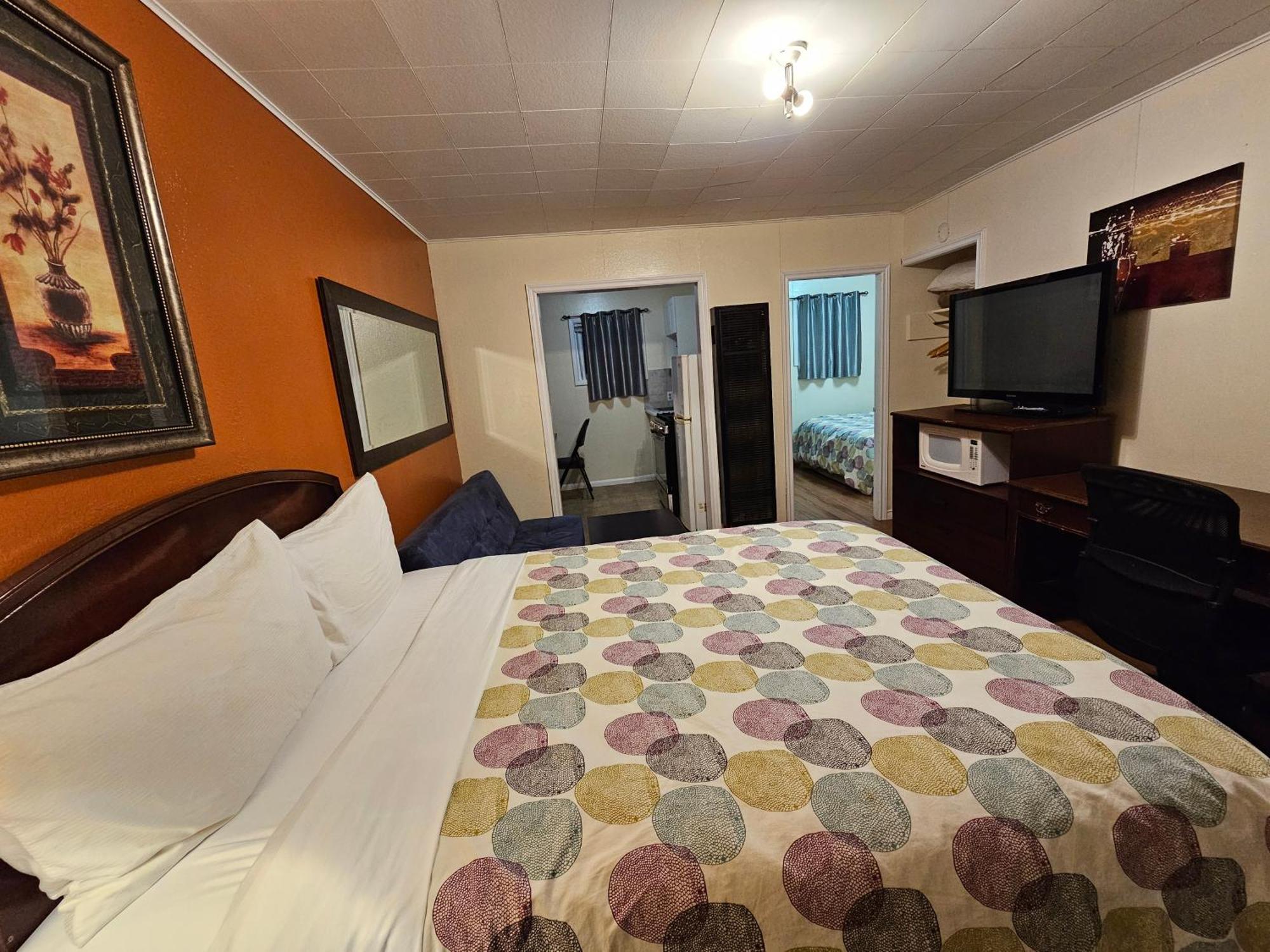 Parkway Motel & European Lodges 핀처크리크 외부 사진
