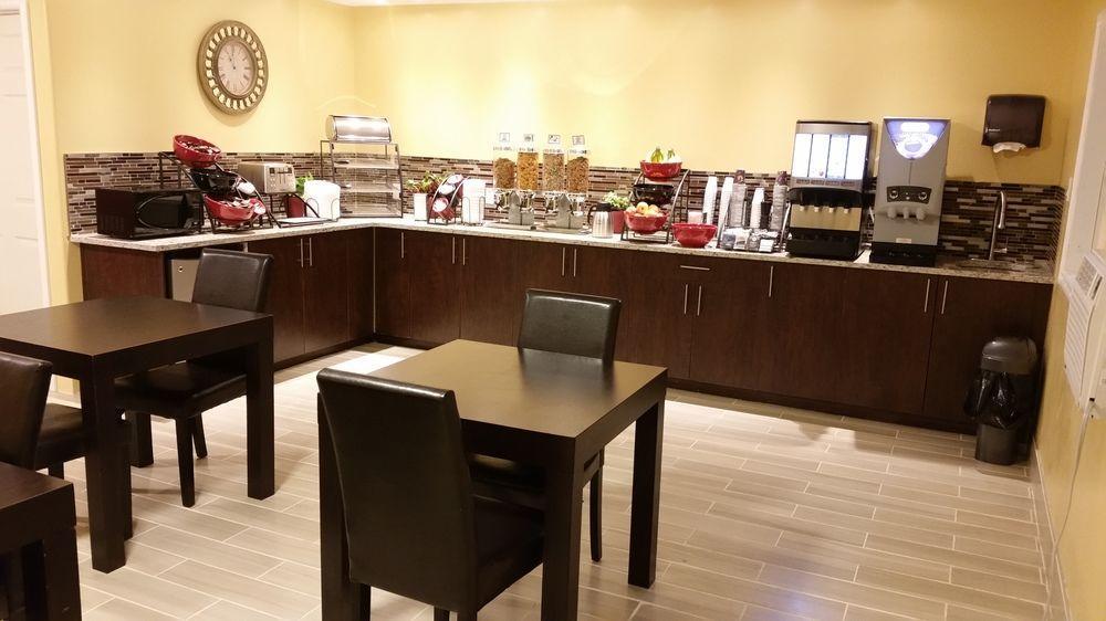 Parkway Motel & European Lodges 핀처크리크 외부 사진