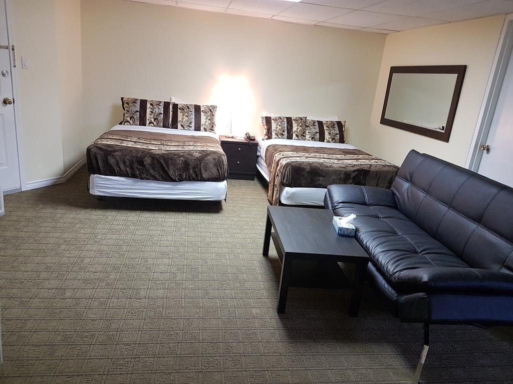 Parkway Motel & European Lodges 핀처크리크 외부 사진