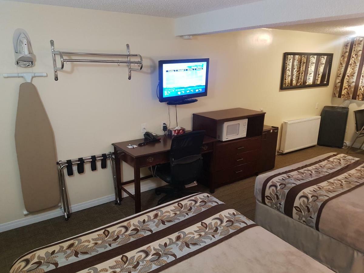 Parkway Motel & European Lodges 핀처크리크 외부 사진