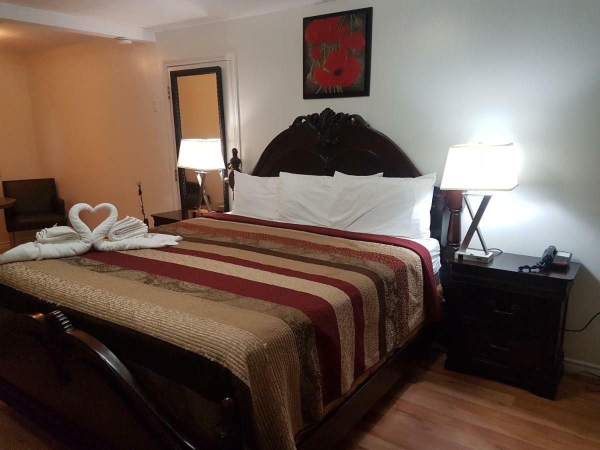 Parkway Motel & European Lodges 핀처크리크 외부 사진